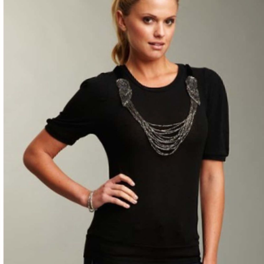 NWT Hazel sweater with removable necklace sz m